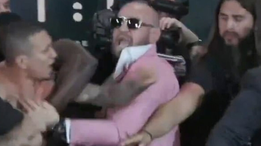 Конор Макгрегор возвращается в борьбу