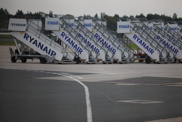 Ryanair's first-half profit beats analyst estimates