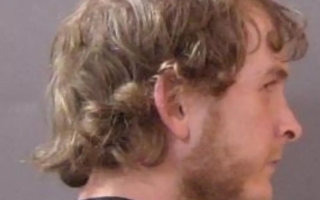 Отец арестован за虐待 детей в Ирландии